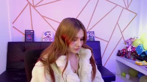 JULIANA online show from November 2025 08:35:02 PM