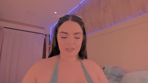 Julieta Vargas online show from March 2026 06:47:01 PM