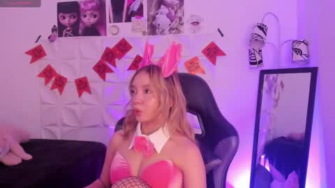 Julieth online show from November 2025 07:05:02 PM