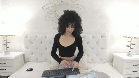 Snapshot of julietta___ chatting on April 2026 12:14:02 PM julietta online show from April 2026 12:14:02 PM