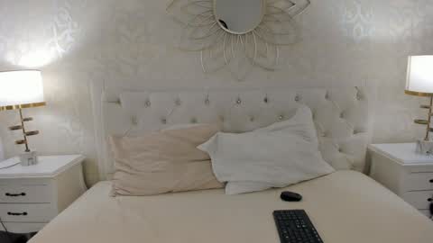 Snapshot of julietta___ chatting on April 2026 12:04:01 PM julietta online show from April 2026 12:04:01 PM