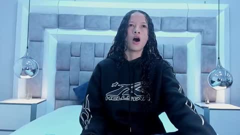 Hi guys It is a pleasure to have you here I am Julieta  online show from September 2025 11:54:02 AM