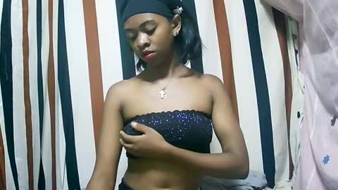 juliette9794 online show from November 2025 04:01:02 PM