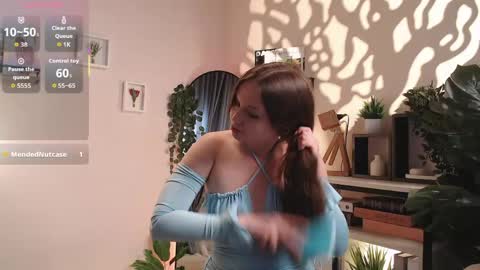 Snapshot of juliette_junson chatting on May 2026 12:35:02 PM Julie online show from May 2026 12:35:02 PM