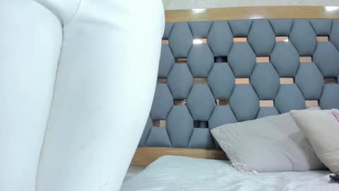 juliette_pretty_ online show from November 2025 07:01:02 PM