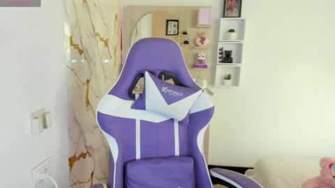 juliette online show from April 2026 04:08:01 PM