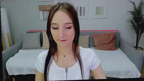 Snapshot of juliettemonli chatting on May 2026 07:18:01 PM juliettemonli online show from May 2026 07:18:01 PM