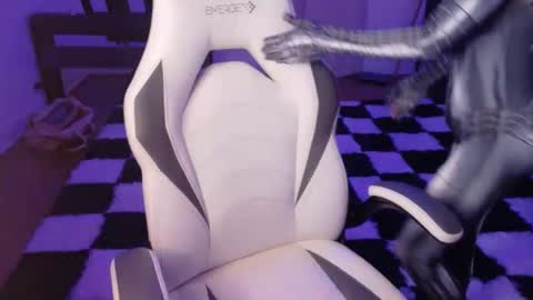 Snapshot of juliettetoken chatting on April 2026 03:28:01 AM Goddess Endigo online show from April 2026 03:28:01 AM