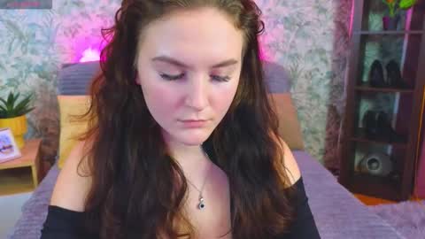 Snapshot of julietvelour chatting on November 2025 02:38:02 PM Julia online show from November 2025 02:38:02 PM