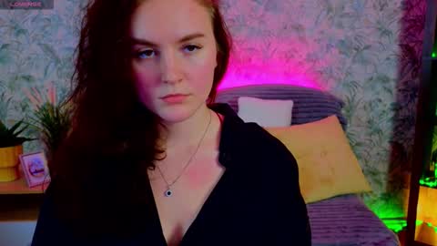 Snapshot of julietvelour chatting on November 2025 02:49:02 PM Julia online show from November 2025 02:49:02 PM