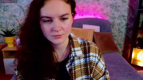 Snapshot of julietvelour chatting on November 2025 01:28:02 PM Julia online show from November 2025 01:28:02 PM