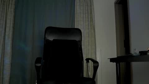 JULiUS   online show from October 2025 06:39:02 PM