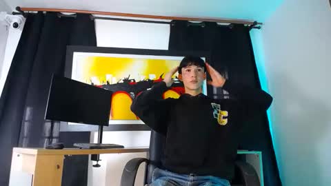 jullian online show from March 2026 07:54:01 PM