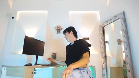 Snapshot of jullian_ricci chatting on May 2026 12:16:02 AM jullian online show from May 2026 12:16:02 AM