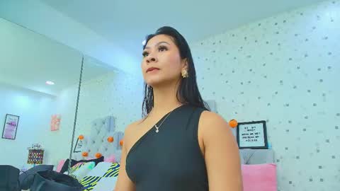 Julieta Reyes   online show from October 2025 11:42:01 AM