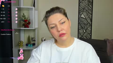 Jully online show from December 2024 01:35:01 AM