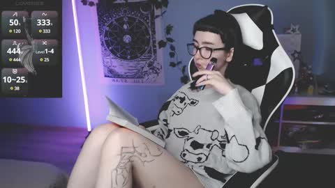 Snapshot of julscinamon chatting on March 2025 07:27:02 PM Baroness Von Cringe online show from March 2025 07:27:02 PM