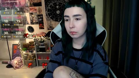 Snapshot of julscinamon chatting on October 2025 06:29:02 PM Baroness Von Cringe online show from October 2025 06:29:02 PM