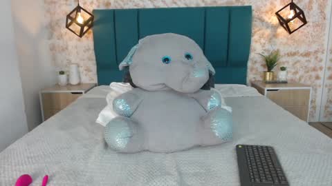 Julietha  online show from January 2025 11:35:02 PM