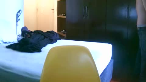 Snapshot of juneandmia chatting on December 2025 04:47:01 PM Mia online show from December 2025 04:47:01 PM