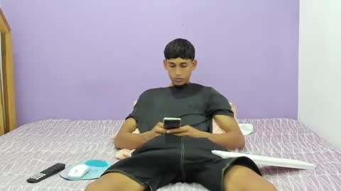 Snapshot of junior_bigcock3 chatting on January 2025 07:03:01 PM junior_bigcock3 online show from January 2025 07:03:01 PM