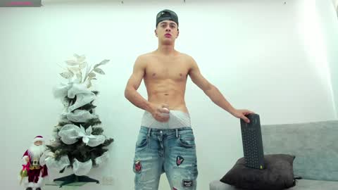 Snapshot of juniormorris_ chatting on December 2024 08:47:01 PM Junior online show from December 2024 08:47:01 PM