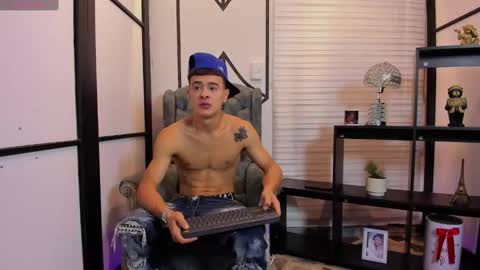 Snapshot of juniormorris_ chatting on October 2025 09:44:02 PM Junior online show from October 2025 09:44:02 PM