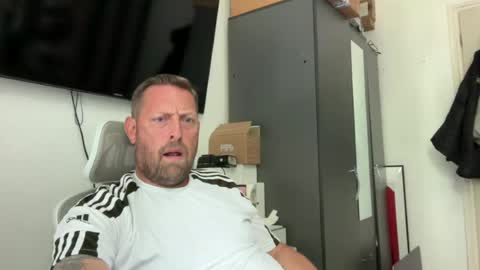 Snapshot of junky345 chatting on June 2026 12:30:02 PM Junky online show from June 2026 12:30:02 PM