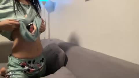 junovaughn online show from October 2025 12:52:02 PM