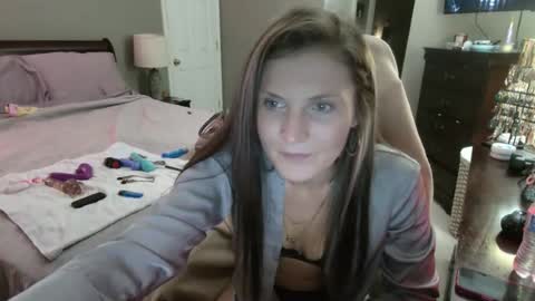 Snapshot of just4fun199393 chatting on July 2026 06:30:02 AM Hi guys Im Sarah and my pleasure is in your hands. online show from July 2026 06:30:02 AM