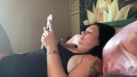 Flirty influncer online show from June 2026 02:19:01 PM