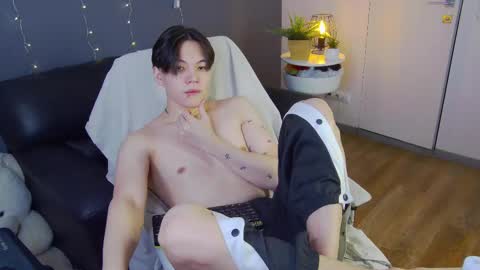 just_gay_ online show from February 2025 01:14:02 PM