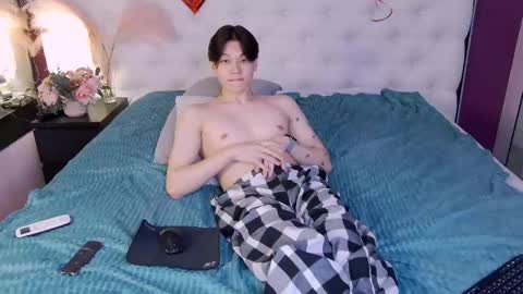 just_gay_ online show from March 2025 07:26:02 PM
