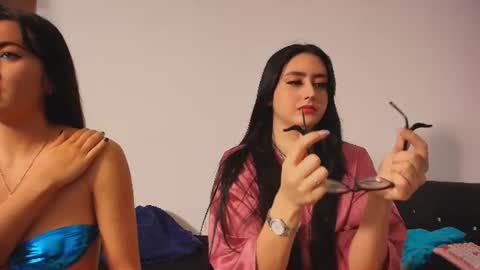  Isa y Luci  online show from July 2026 01:02:02 PM