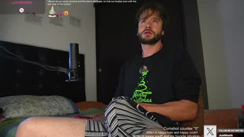 Snapshot of just_your_dreamboy chatting on January 2025 10:20:02 PM Maxi online show from January 2025 10:20:02 PM