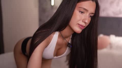 Katarina online show from November 2025 08:49:01 PM