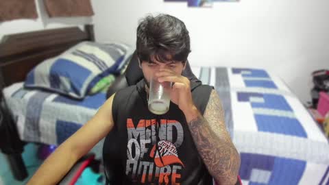 Snapshot of justin_stark1 chatting on January 2025 11:48:01 PM Diego online show from January 2025 11:48:01 PM