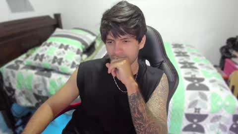 Snapshot of justin_stark1 chatting on January 2025 10:38:01 PM Diego online show from January 2025 10:38:01 PM