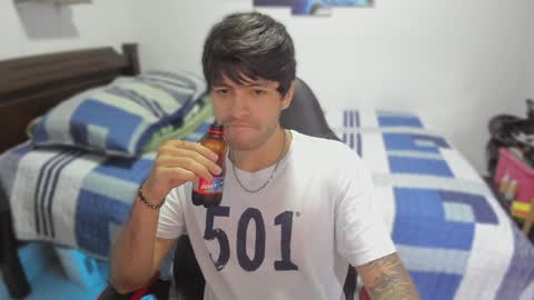 Snapshot of justin_stark1 chatting on February 2025 10:30:02 PM Diego online show from February 2025 10:30:02 PM