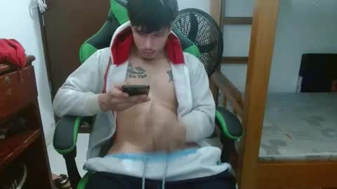 justin_taylor02 online show from October 2025 02:37:01 PM