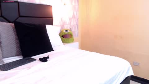 Justine online show from January 2025 01:13:02 AM