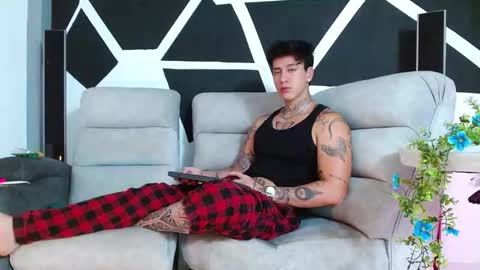 justinfuller_31 online show from November 2025 02:21:02 PM