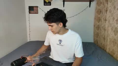 Snapshot of justinsinner1 chatting on February 2025 10:09:01 PM justinsinner1 online show from February 2025 10:09:01 PM