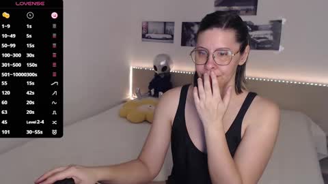 Julie online show from March 2025 05:03:02 AM