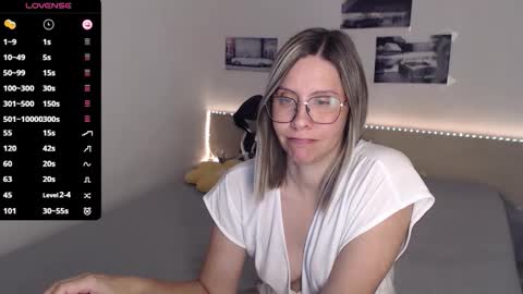 Julie online show from September 2025 04:06:01 PM