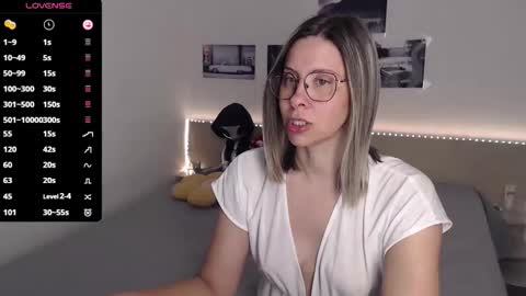 Julie online show from September 2025 03:52:02 AM