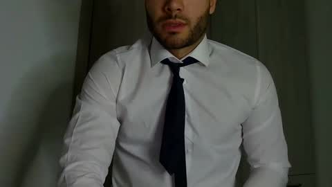 Justin online show from December 2025 12:05:01 AM