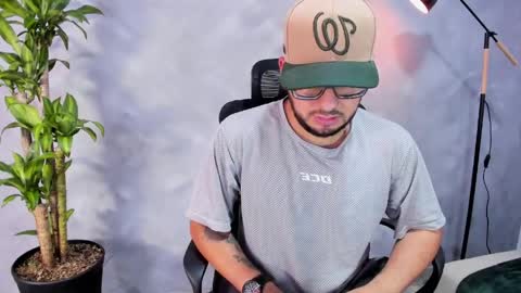 Kaan  Annie online show from April 2026 10:07:02 PM