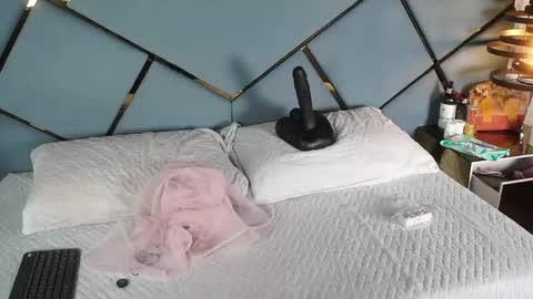 kaarol_sm online show from April 2026 03:07:02 AM