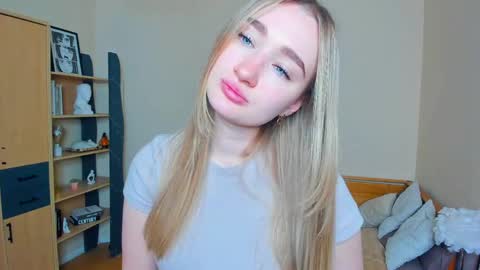 Snapshot of kaceyeichel chatting on May 2026 07:46:02 AM Alice online show from May 2026 07:46:02 AM